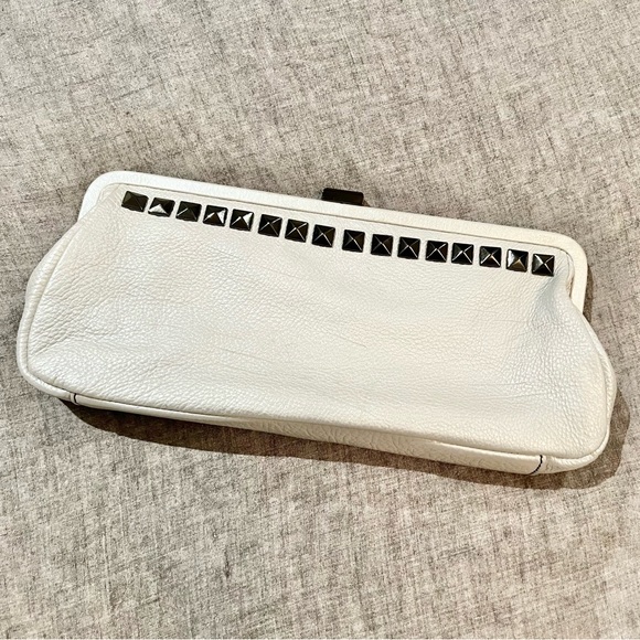 Kenneth Cole Bag, Leather Clutch, Bag With Gunmetal Chain And Studs - Picture 2 of 9